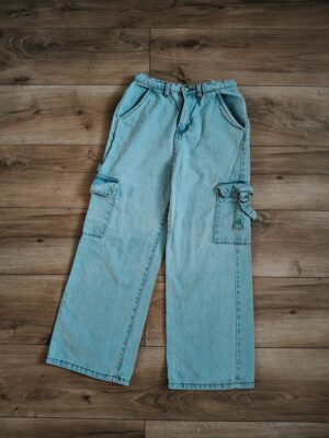 Reserved - spodnie jeansy - cargo - szeroka nogawka - 152 1 Reserved - spodnie cargo - jeansy - 152 cm