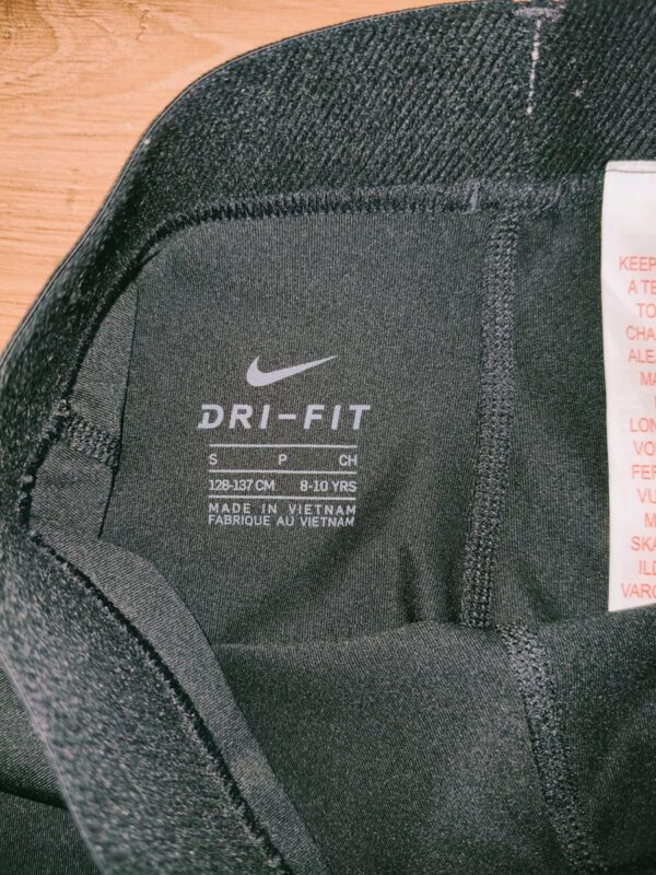 Nike - legginsy sportowe - rybaczki - 128 - 134 cm