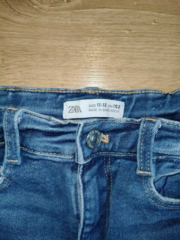 Zara - spodnie elastyczne - jeansy - dziury - przetarcia - rurki - 152 2 Zara - jeansy elastyczne - przetarcia - rurki - 152 cm